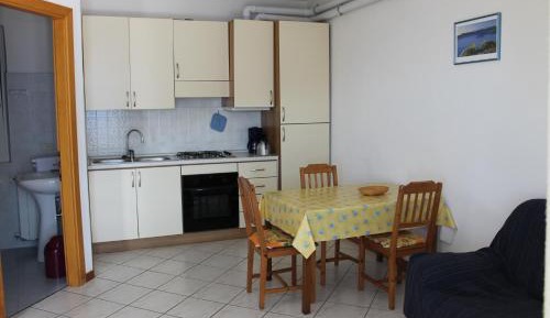 One-Bedroom Apartment - Annex