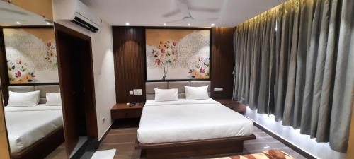 Deluxe King Suite