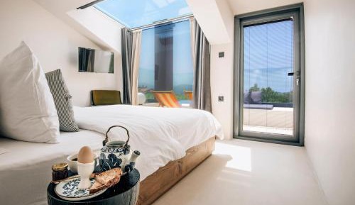 Suite with Hot Tub