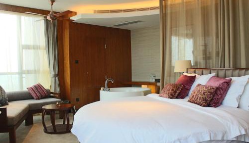Round Bed Room