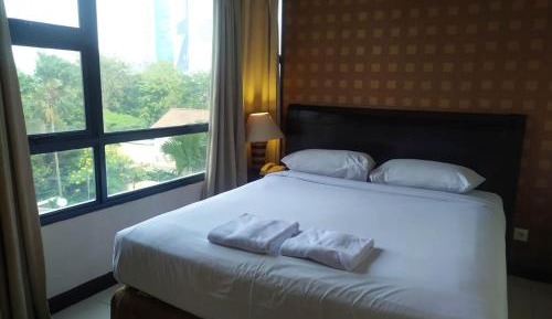 1 BR Business