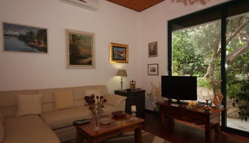 Three-Bedroom Apartment with Terrace and Sea View