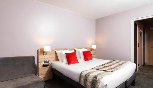 Double Room (2 Adults + 1 Child)