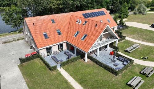 Seven-Bedroom Apartment