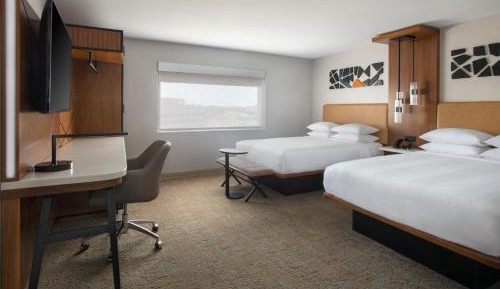 Queen Room with City View