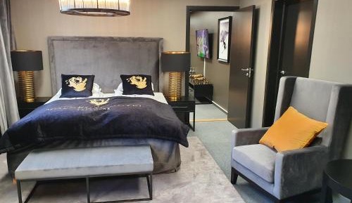 Suite with Garden View