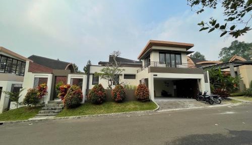 Villa with Garden View