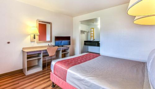 Queen Room with Mini Fridge