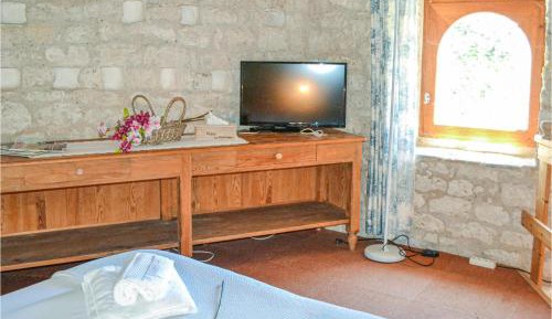 One-Bedroom Holiday Home