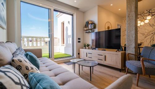 Apartment with City View