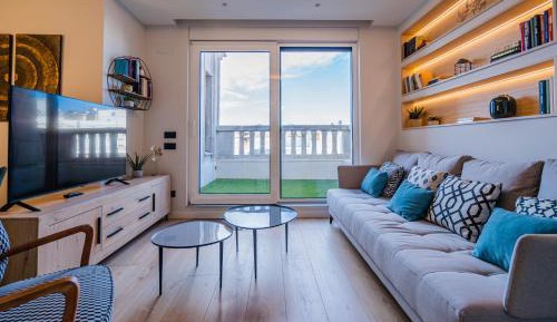 Apartment with City View