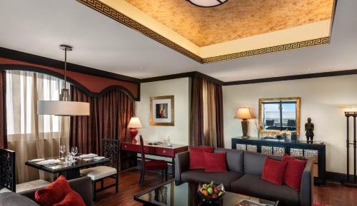 Battuta Suite With Free Shuttle Bus to Public Beach