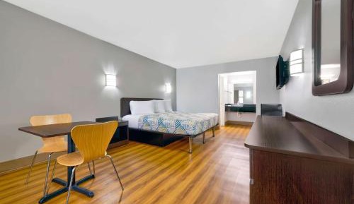 King Room - Non-Smoking