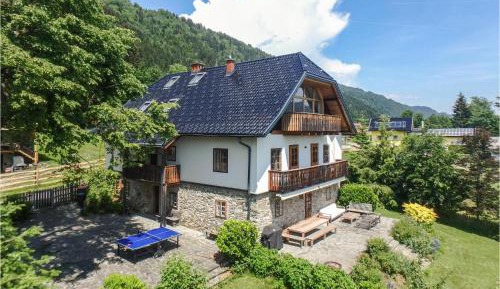 Six-Bedroom Holiday Home