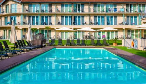 Triple Room with Pool View