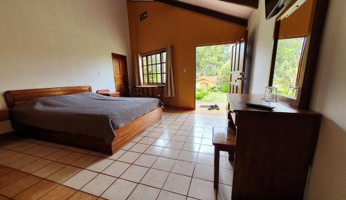 Queen Room with Garden View