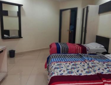 Deluxe Queen Suite