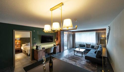 Superior One Bedroom Suite with Eiger view
