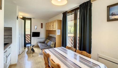 Apartment (6 Adults)