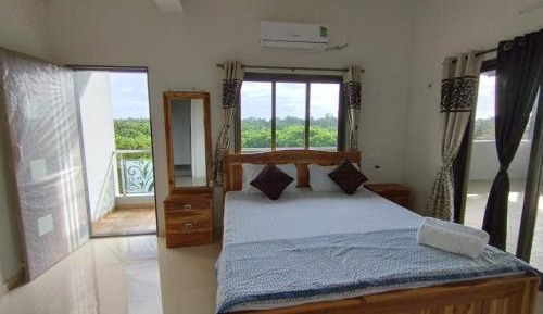 Suite with Mountain View