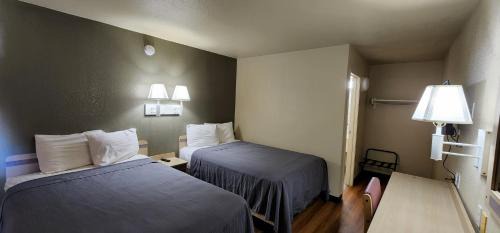 Deluxe Double Room with Shower