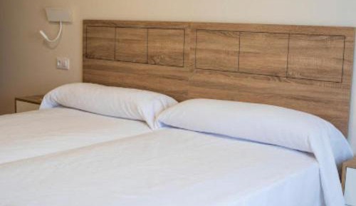 Twin Room with Private Bathroom