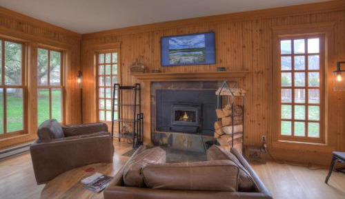 Two-Bedroom Holiday Home