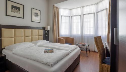 Standard Double Room (Queen Bed 1.50mx2.0 ft)