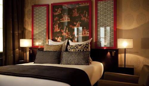 Classic Room with One Queen Bed