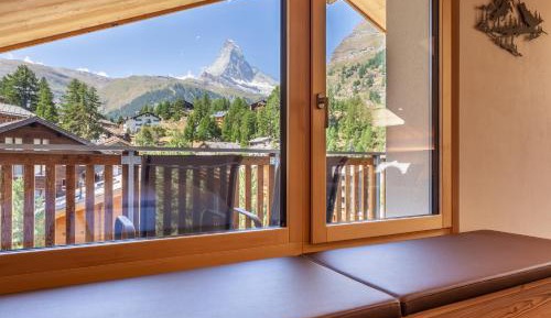 Attica Family Suite with Matterhorn View