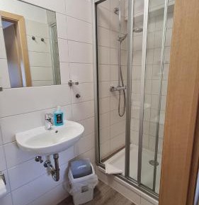 Deluxe Double Room (2 Adults + 1 Child)