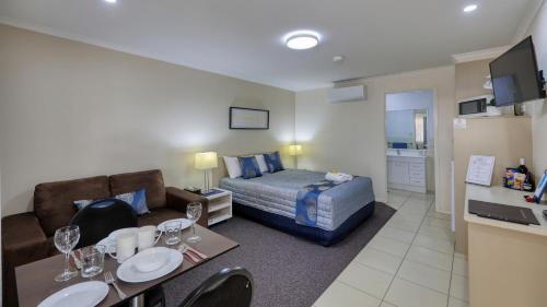 Deluxe Queen Room