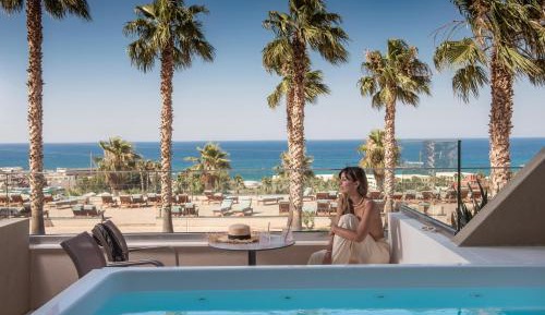 Suite with Outdoor Whirlpool