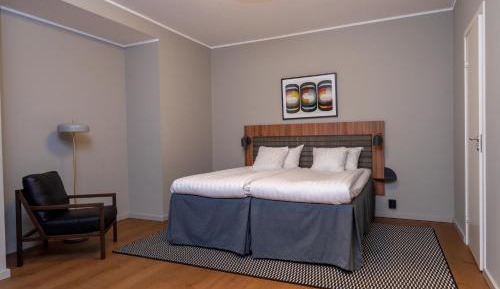 Compact Room (no window)