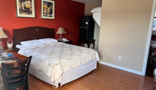 Standard Queen Room