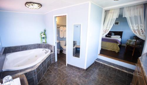 King Room with Spa Bath