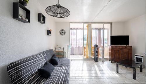 Studio Apartment