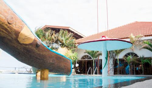 Deluxe Double Room (2 Adults + 1 Child)