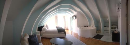 Deluxe King Suite