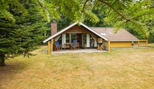 Three-Bedroom Holiday Home 