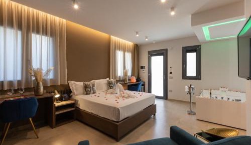Superior King Suite with Spa Bath