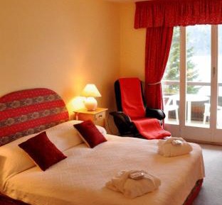 Double Room with Private Bathroom, Balcony and Lake View