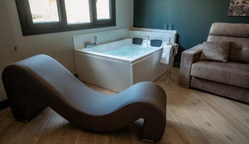 King Suite with Spa Bath