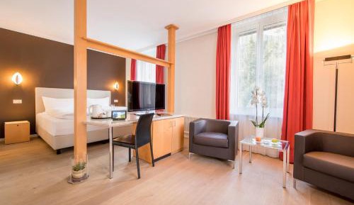 Double Room Deluxe - Garden View with A/C