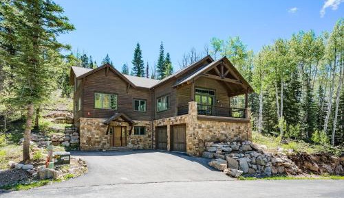 Four-Bedroom Holiday Home