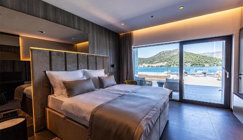 Deluxe Family Suite