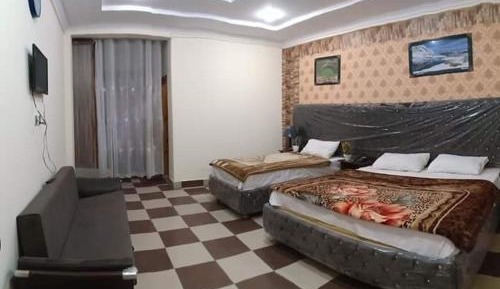 Deluxe Family Room