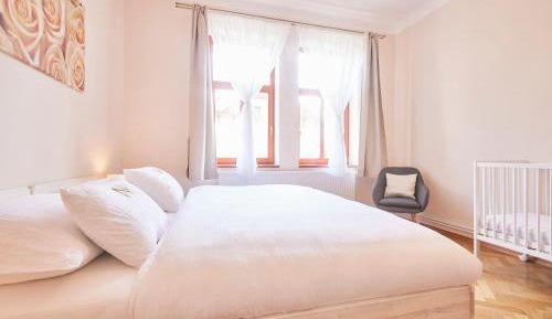 Three-Bedroom Apartment - Annex