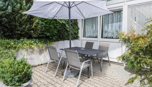 Superior One-Bedroom Apartment