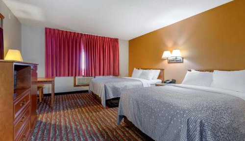 Quadruple Room with Two Double Beds and Lake View - Non-Smoking